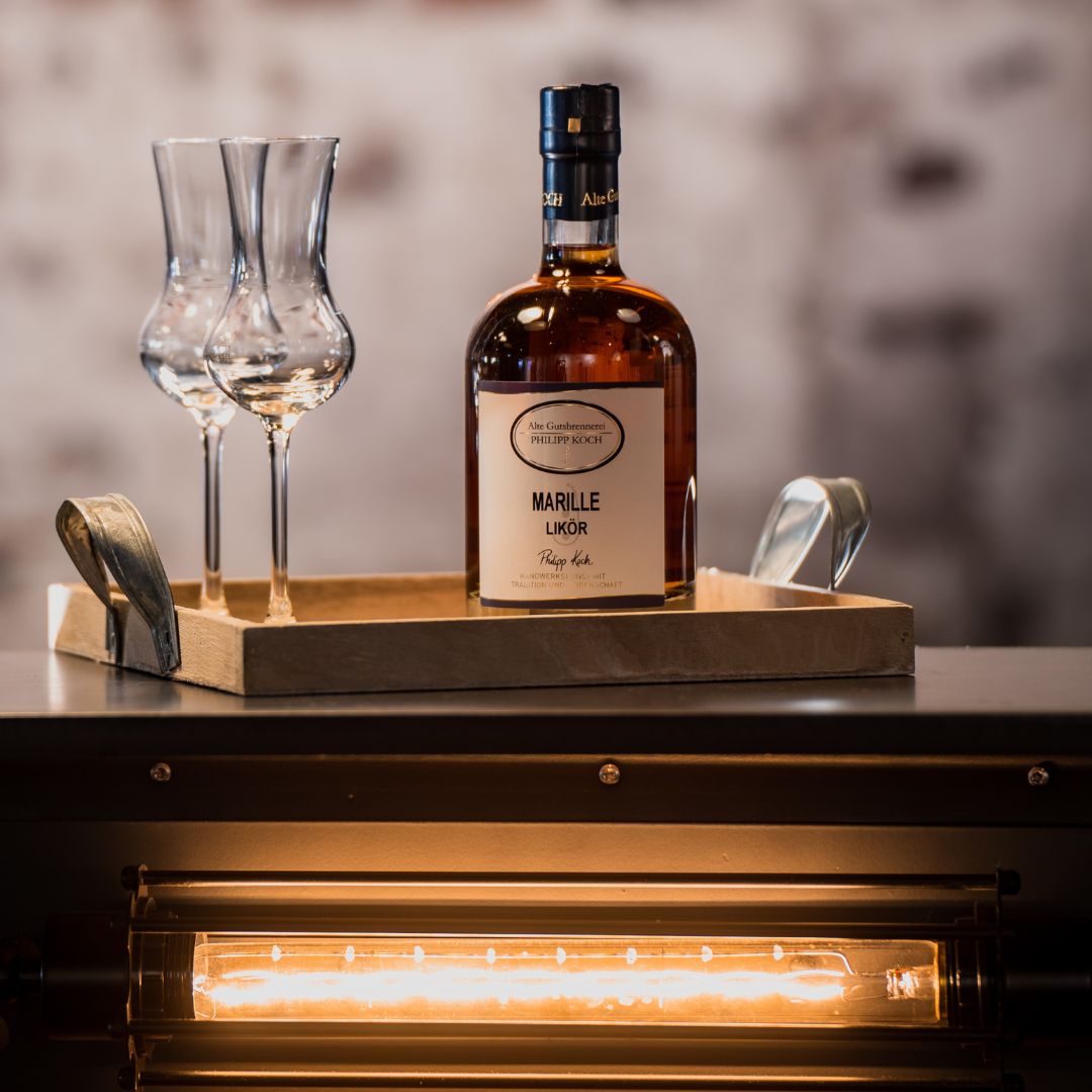 Marillen Likör | traditioneller Marille Likör von Philipp Koch – Alte ... Marillen Likör | traditioneller Marille Likör von Philipp Koch – Alte ...